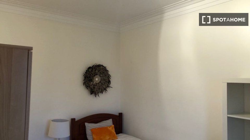 Apartment Lisbon, 4 beds — photo 17