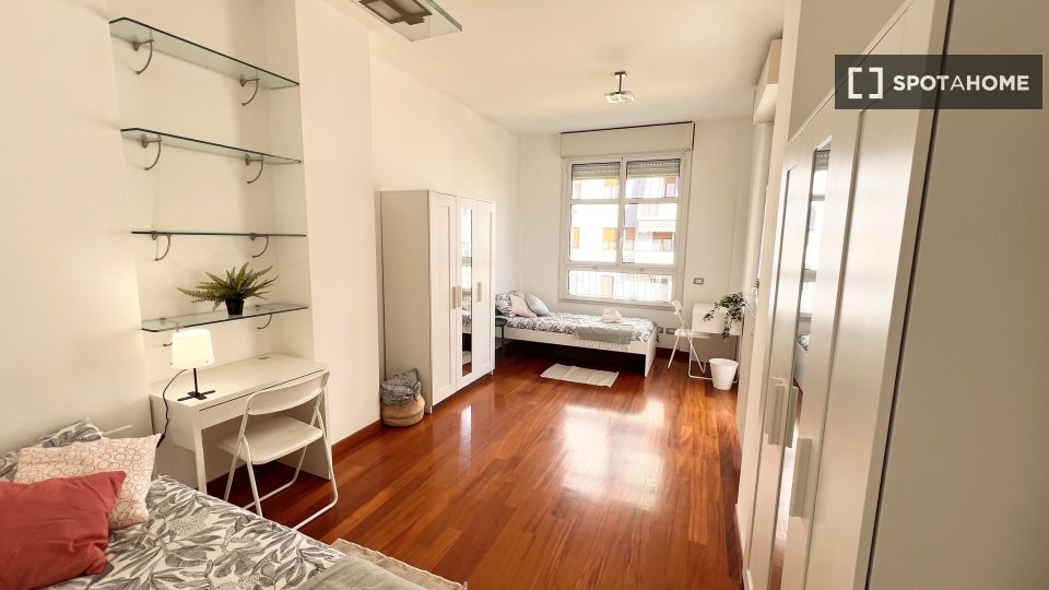 Double room Milan, 4 beds, 107m² — photo 3