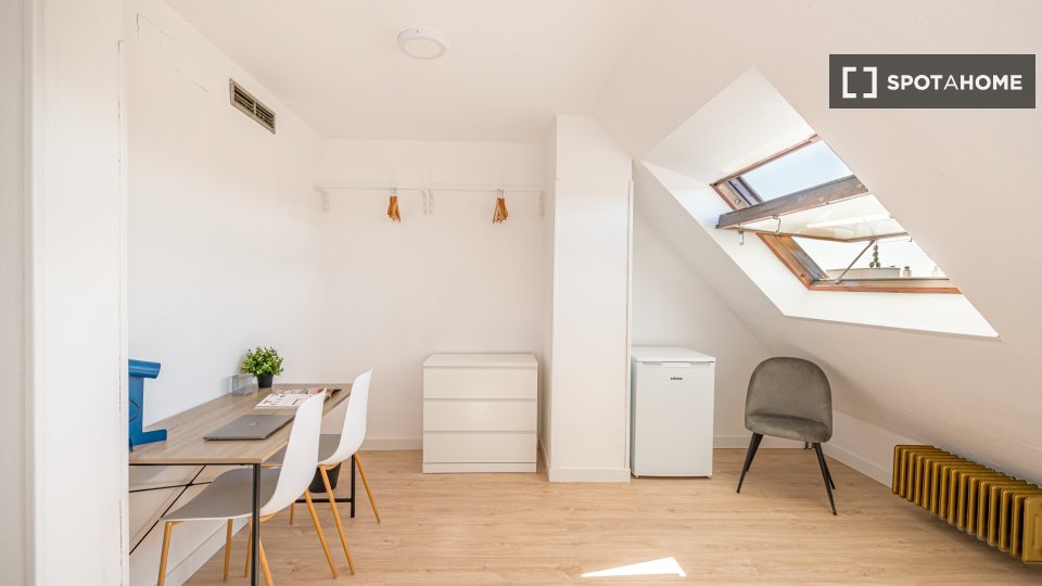 Double room Madrid, 17 beds — photo 2