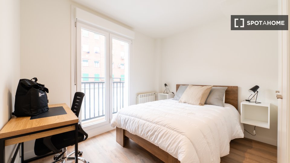 Apartment Madrid, 4 beds, 17m² — photo 14