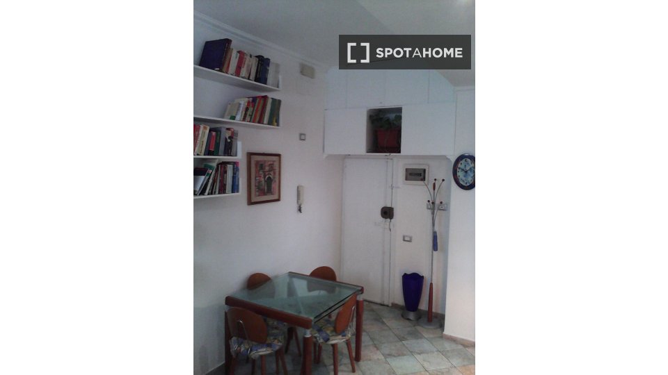 Apartment Rome, 1 bed, 30m² — photo 1