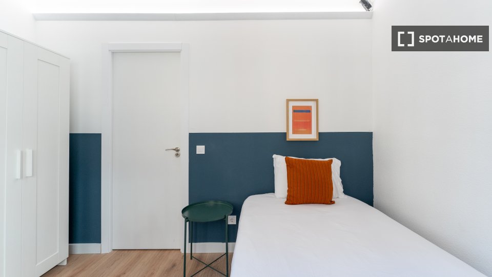 Double room Madrid, 5 beds — photo 6