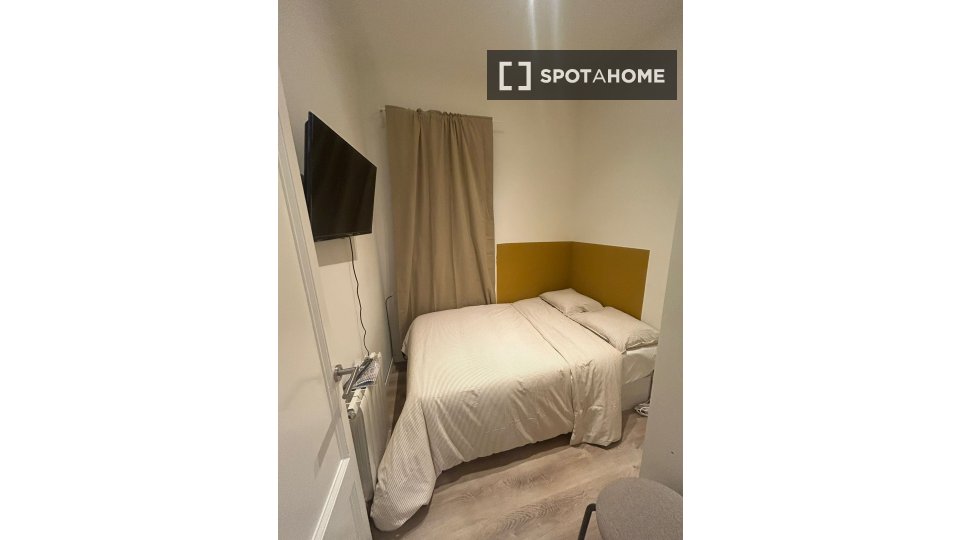 Double room Barcelona, 5 beds, 100m² — photo 8