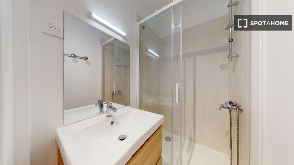 Double room Paris, 12 beds — photo 24