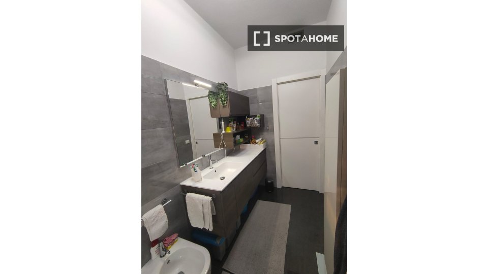 Double room Milan, 2 beds — photo 3