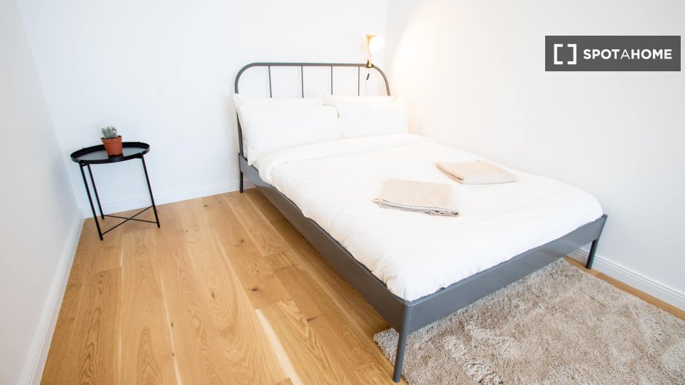 Double room Berlin, 4 beds, 107m² — photo 7