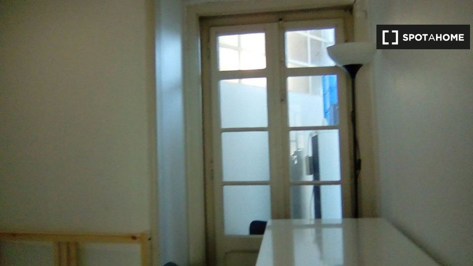 Double room Lisbon, 6 beds — photo 2