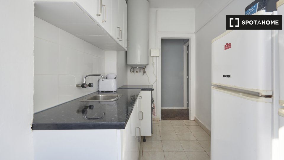 Double room Lisbon, 6 beds — photo 9