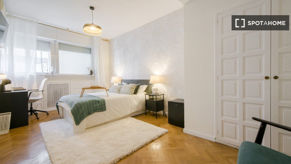 Double room Madrid, 9 beds — photo 17
