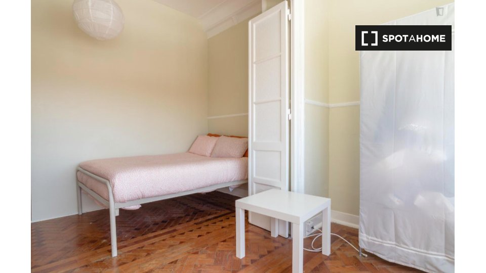 Double room Lisbon, 7 beds — photo 1