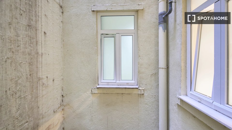 Double room Lisbon, 5 beds — photo 8