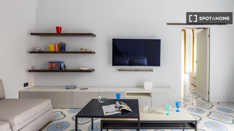 Apartment Naples, 1 bed — photo 1