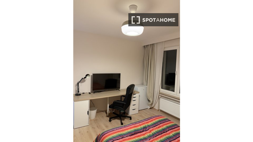 Double room Brussels, 4 beds, 125m² — photo 3