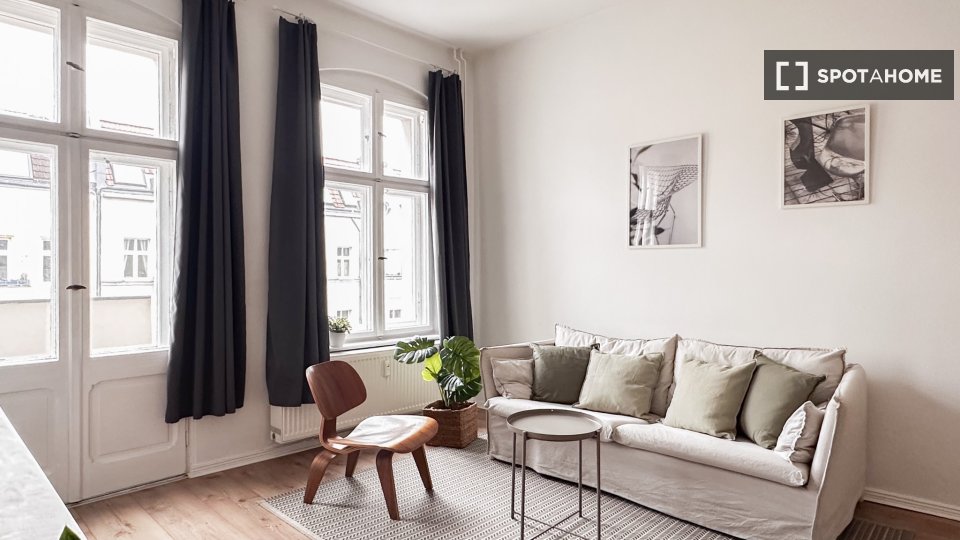 Apartment Berlin, 1 bed, 57m² — photo 1