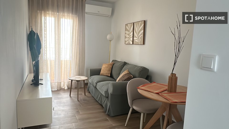 Apartment mono Seville — photo 1
