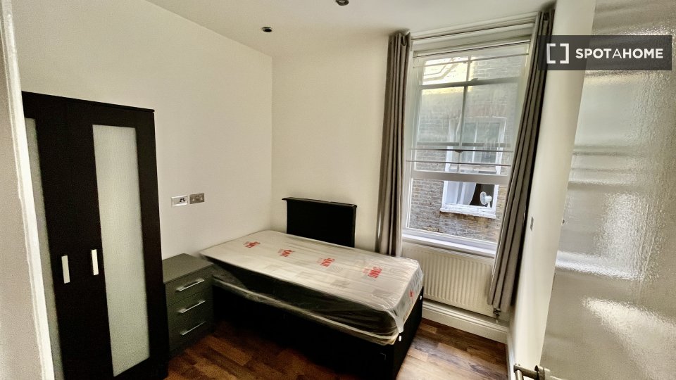 Double room London, 4 beds — photo 11
