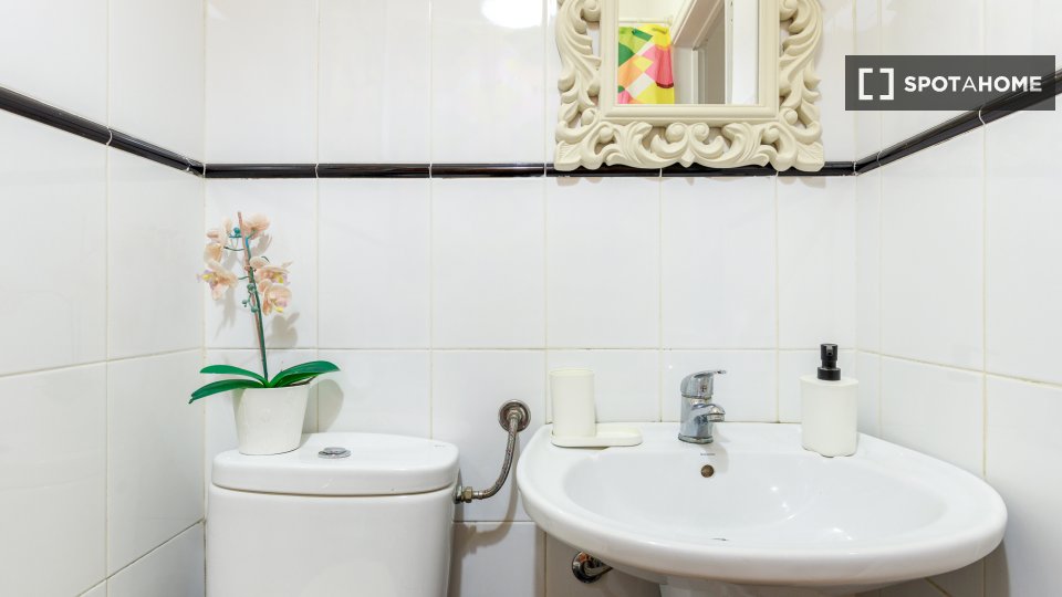 Apartment mono Lisbon — photo 17