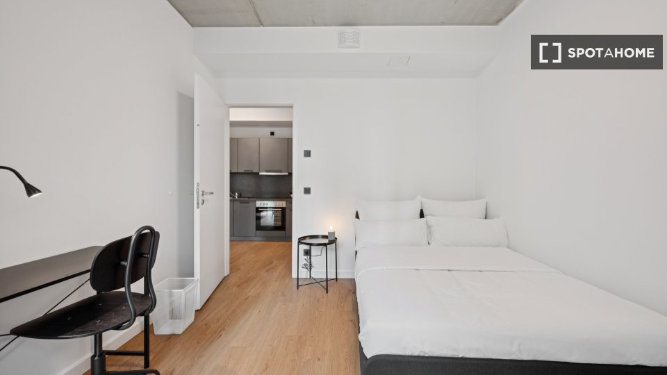 Double room Berlin, 3 beds, 57m² — photo 3