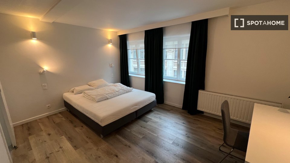 Double room Brussels, 6 beds — photo 6