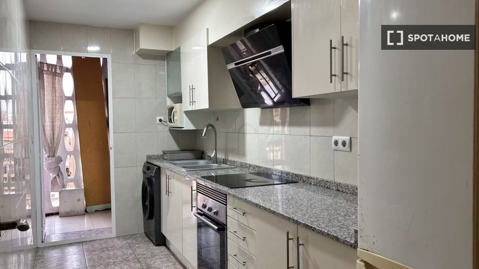 Double room Valencia, 4 beds, 110m² — photo 11