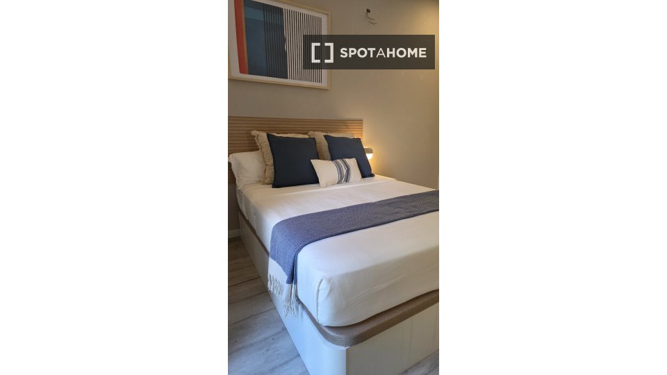 Double room Barcelona, 6 beds, 180m² — photo 13