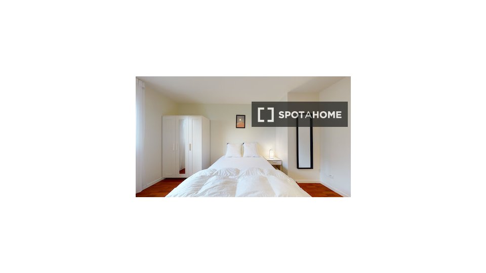 Double room Paris, 21 beds — photo 21