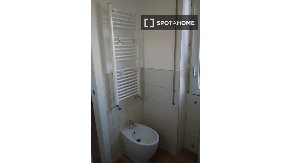 Double room Rome, 3 beds, 100m² — photo 8