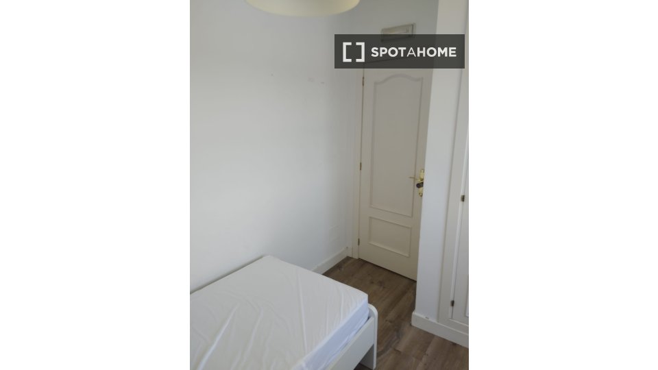 Double room Madrid, 15 beds — photo 24