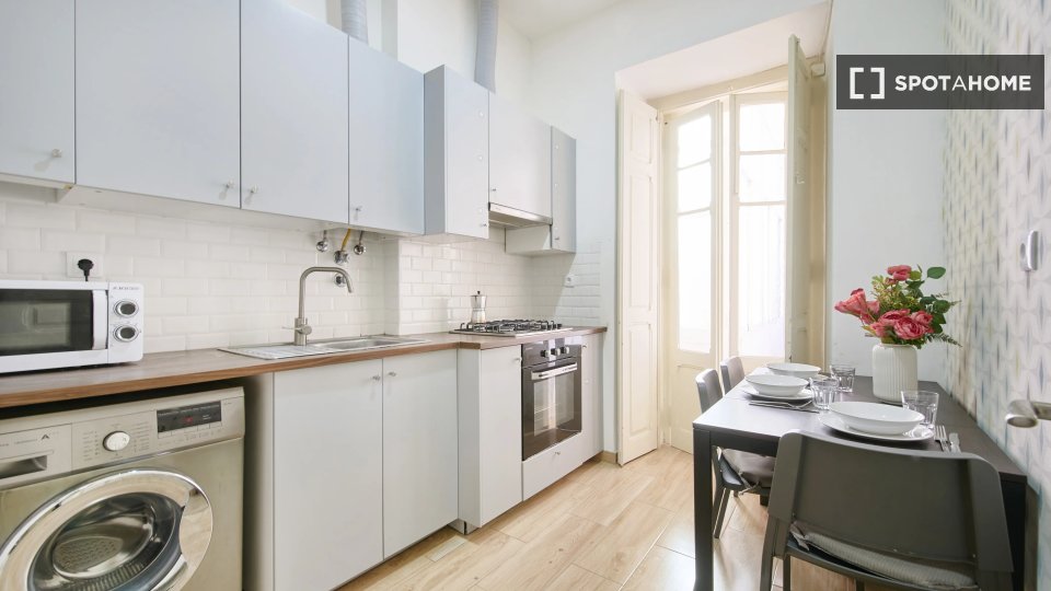 Double room Lisbon, 4 beds — photo 19