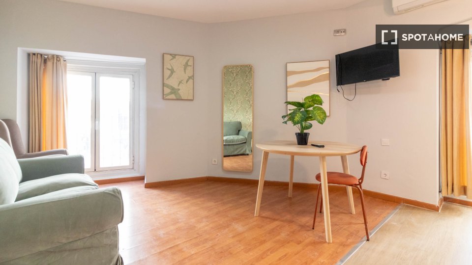 Apartment Madrid, 1 bed, 50m² — photo 1