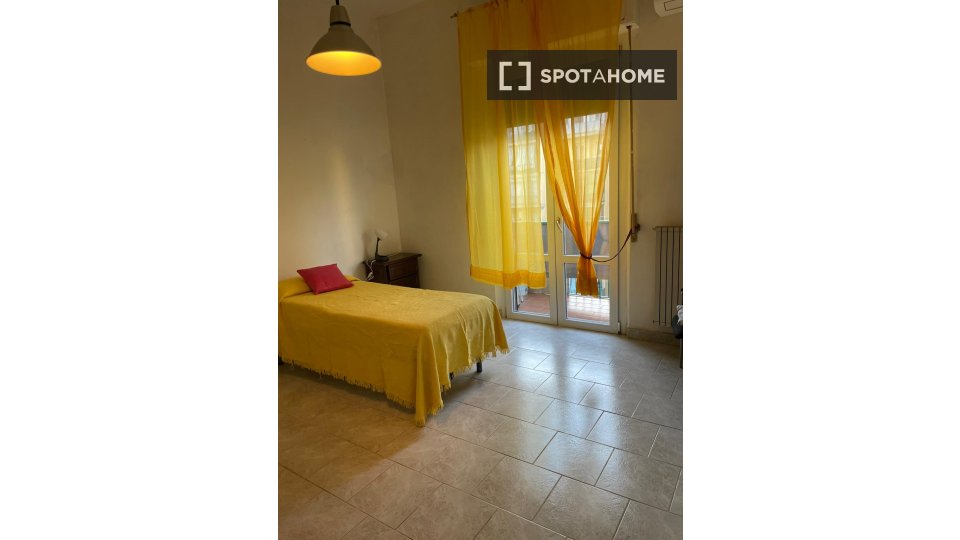 Double room Florence, 3 beds, 90m² — photo 7
