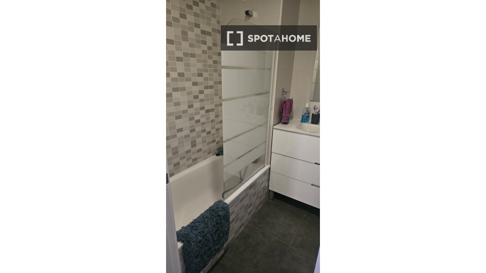 Double room Barcelona, 1 bed, 100m² — photo 13