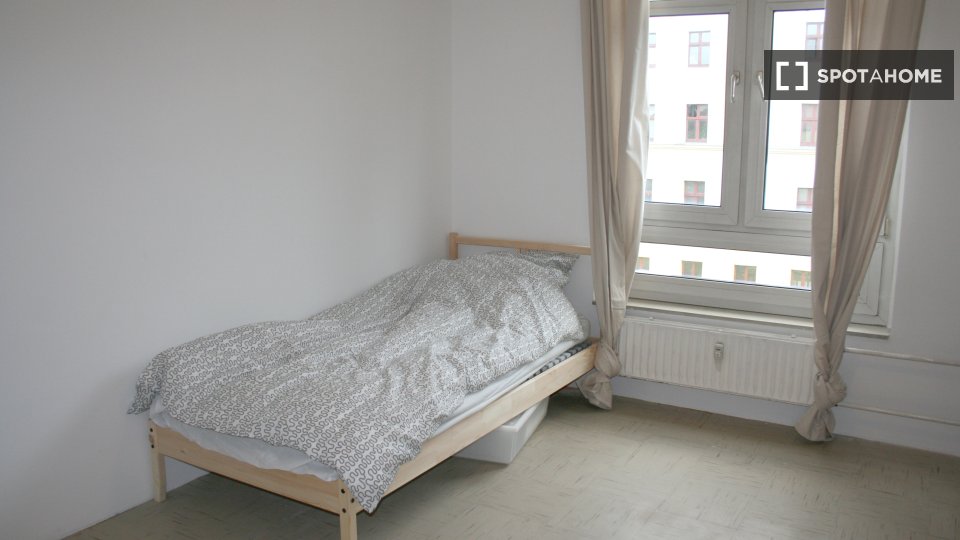 Double room Berlin, 4 beds, 81m² — photo 1