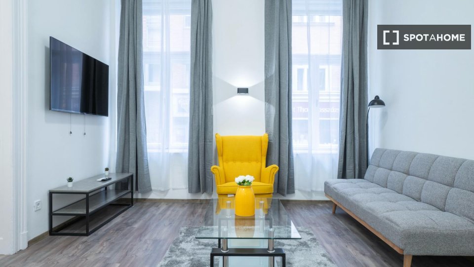 Apartment Budapest, 2 beds, 65m² — photo 4