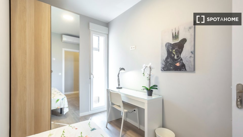 Double room Madrid, 14 beds — photo 10
