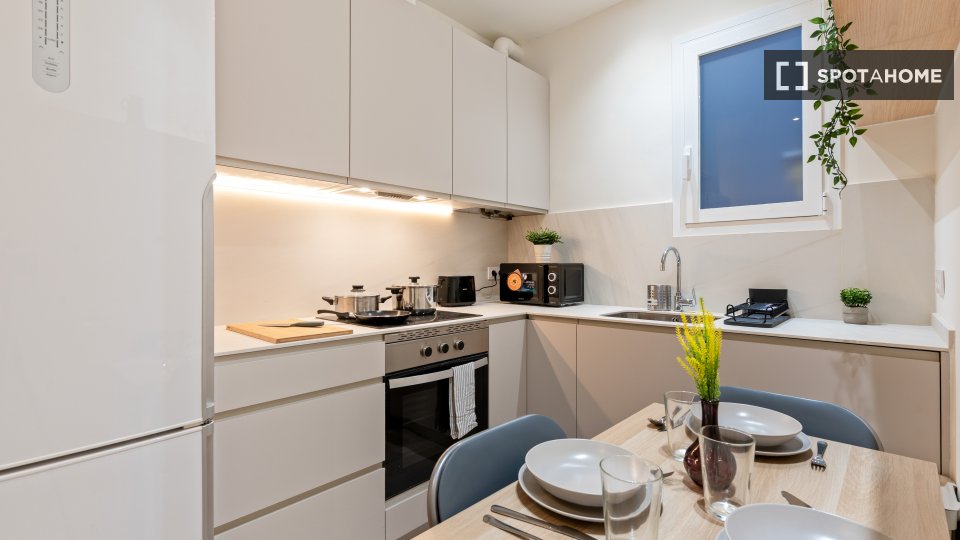 Double room Barcelona, 5 beds, 100m² — photo 33