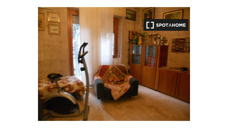 Double room Milan, 1 bed — photo 11