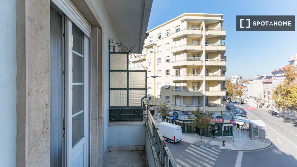 Double room Lisbon, 6 beds — photo 14