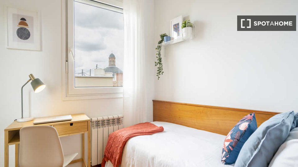 Double room Madrid, 12 beds — photo 46