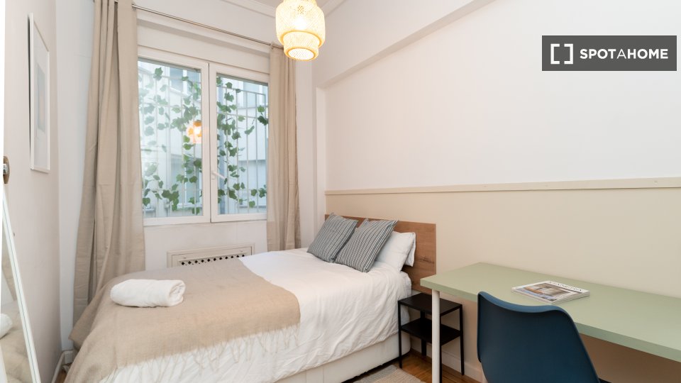 Double room Madrid, 6 beds — photo 32