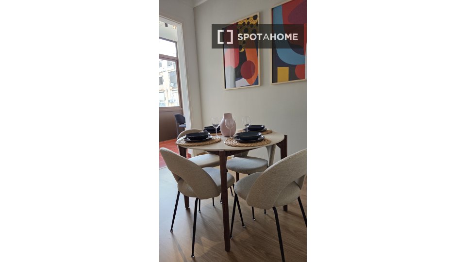 Apartment Barcelona, 3 beds, 70m² — photo 2