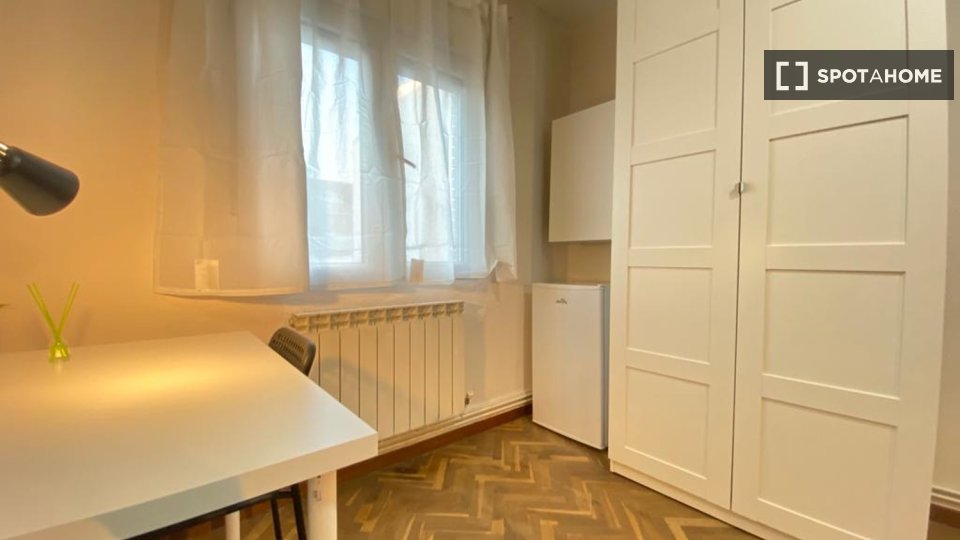Double room Madrid, 4 beds — photo 17