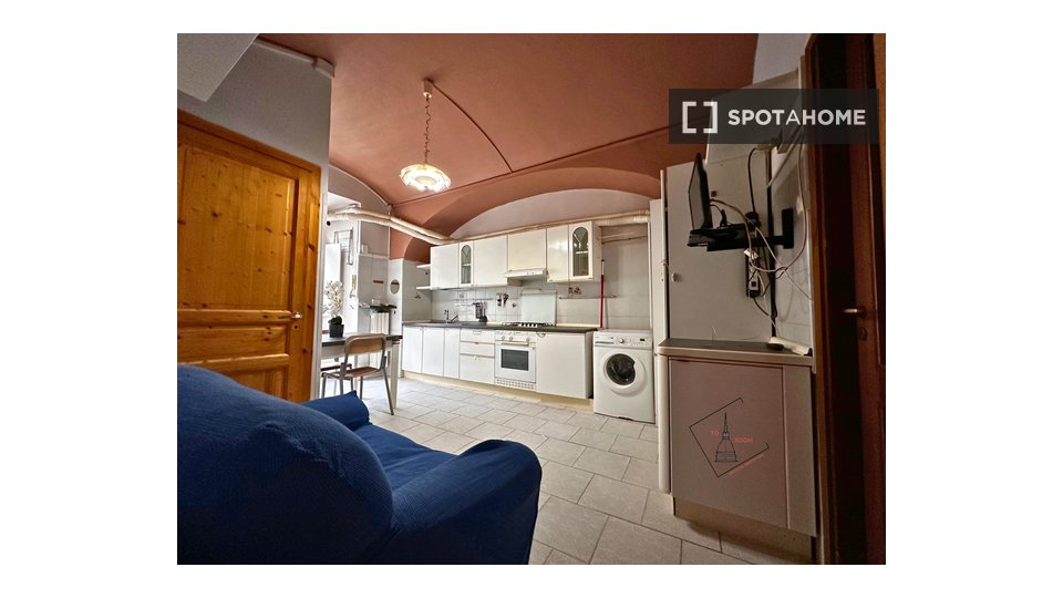 Double room Turin, 3 beds — photo 41