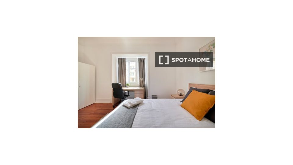 Double room Lisbon, 4 beds — photo 6