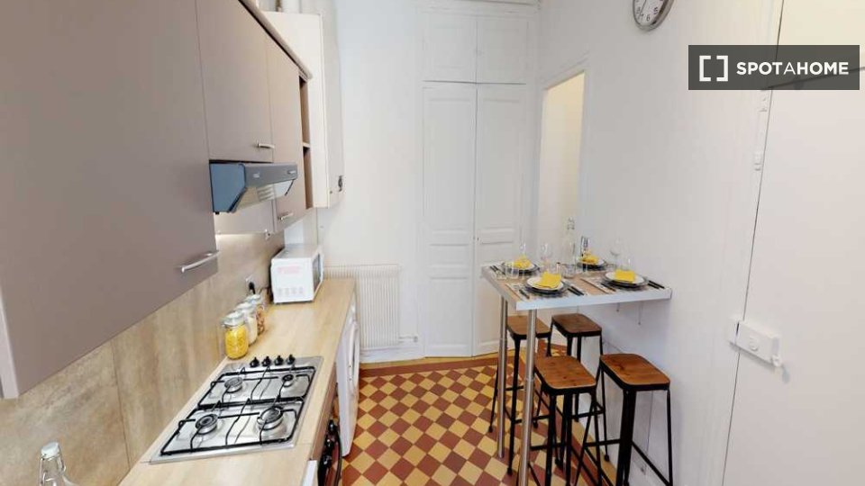 Double room Paris, 6 beds, 120m² — photo 4