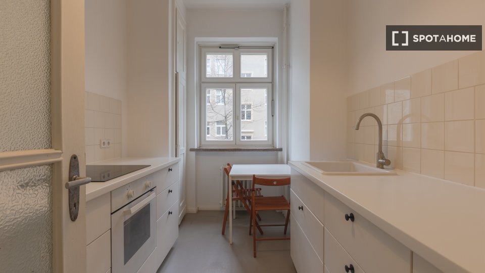Double room Berlin, 9 beds, 50m² — photo 11