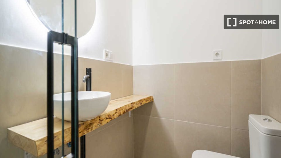 Double room Madrid, 16 beds — photo 29