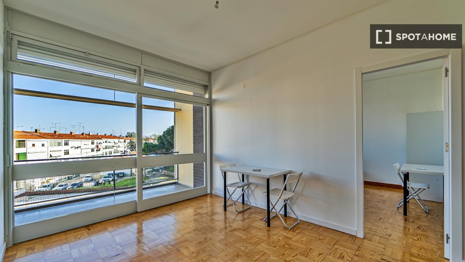 Double room Lisbon, 6 beds — photo 12