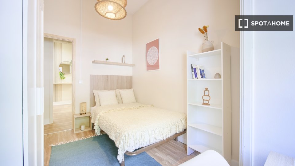 Double room Lisbon, 9 beds — photo 2