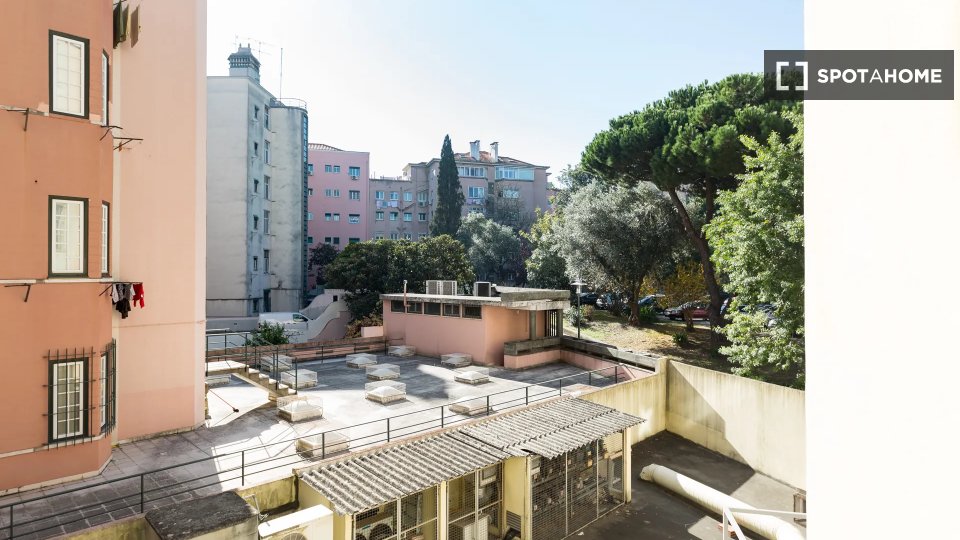 Double room Lisbon, 6 beds — photo 16